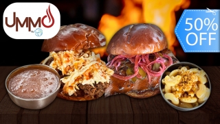 [Image: ¡Auténtico Menú Texano BBQ! 2 Sándwiches o 2 Burgers a Elección, 2 Guarniciones y Más en UMMO by Vonos Puem]