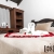[Image: ¡Paga Q699 en Vez de Q1,100 por Estadía Romántica para 2 Personas que Incluye: Noche de Hospedaje en Hotel Los Faroles en Cobán + Decoración Romántica con Pétalos de Rosa + Vino + 2 Desayunos!m]