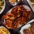 [Imagen:¡Paga $29.95 en vez de $49.95 por Parrillada RIBS, STEAK &amp; CHICKEN GRILL para 4 con: 3 Lbs de Pollo + 1 Lb de Churrasco + 2 Lbs de Costillas + Bowl de Ensalada + Salsa Chimichurri, Jalapeña y Chirmol + Papas Fritas + Pan y Pichel de Soda!]