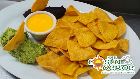 [Image: ¡Paga Q139 en lugar de Q326 por Day Pass para 2 Personas + Snacks a Elección entre: 2 Hot Dogs con Papas Fritas o 1 Porción de Nachos para Compartir + 2 Bebidas Naturales o 2 Gaseosas!m]
