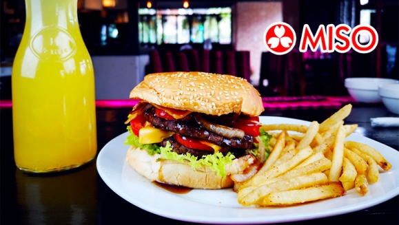 [Image: ¡Paga Q109 en vez de Q220 por 2 Hamburguesas Coreanas Dobles de 1/2 LB C/U + 2 Porciones de Papas Fritas Crunchy + 2 Cervezas o 2 Bebidas Naturales + 2 Lattes Coreanos!m]