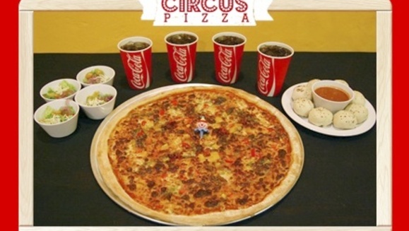 [Image: ¡Paga $12 en lugar de $26 por una Pizza Gigante Debutante + 1 Orden Grande de Bollitos de Pepperoni + 4 Bebidas con Refill en Circus Pizza!  ¡SÓLO 150 CUPONES DISPONIBLES!m]
