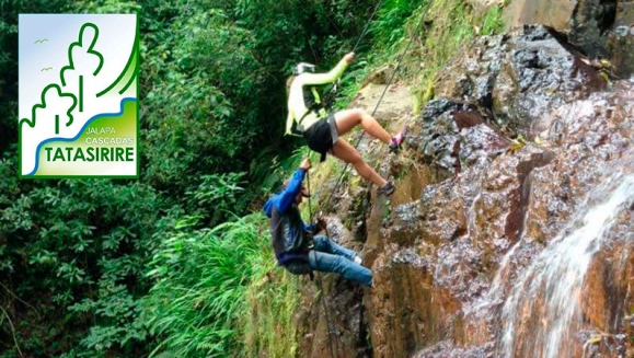 [Image: ¡Paga Q299 en lugar de Q600 por Day Pass de Aventura Extrema hasta para 6 personas con: Canopy + Columpios + Garruchas + Fogatas + Cascadas + Caminata + Uso de Salón, Canchas, Pista de Carrera + Souvenir por Visita!m]