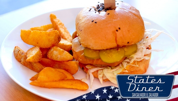 [Image: ¡Paga $11 en Lugar de $22.75 por 2 Classic Cheeseburger, Bacon Cheeseburger, Jalapeño Cheeseburger o Mushroom Cheeseburger + 1 Chili Cheese Fries + 2 Sodas con Refill!m]