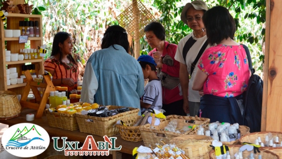 [Image: ¡Paga Q99 en lugar de Q285 por Pase a Bordo para 1 Persona en “El Crucero de Atitlán” que Incluye: 2 Horas de Paseo en Barco en el Lago de Atitlán + Buffet de Antojitos Típicos + 1 Bebida Natural o Gaseosa + Visita Guiada a San Juan La Laguna!m]