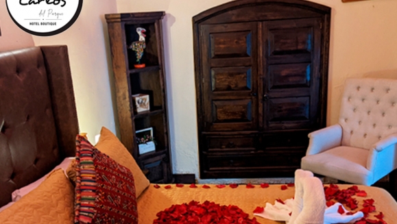 [Image: ¡Paga Q499 en Lugar de Q855 por Estadía Romántica para 2 en Antigua con: 1 Noche de Hospedaje + Decoración con Pétalos de Rosa + Fresas con Chocolate + 1 Botella de Vino Tinto + 2 Desayunos Típicos Chapines + Impuestos Incluidos!m]