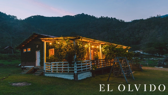 [Image: ¡Paga Q399 en Lugar de Q900 por Estadía de 1 Noche para 4 Personas en Cabaña Equipada con Cocina + Uso de Instalaciones y Actividades de Montaña: Tour a La Piedra del Jardín, Ordeño, Pesca de Tilapia, Piscina Natural y Más!m]