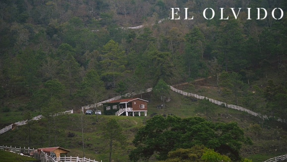 [Image: ¡Paga Q399 en Lugar de Q900 por Estadía de 1 Noche para 4 Personas en Cabaña Equipada con Cocina + Uso de Instalaciones y Actividades de Montaña: Tour a La Piedra del Jardín, Ordeño, Pesca de Tilapia, Piscina Natural y Más!m]