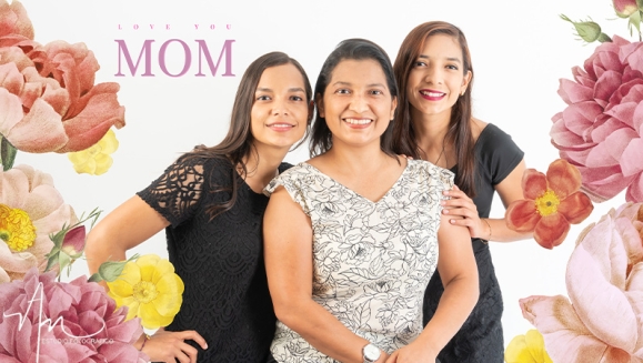 [Image: ¡Paga $23 en Lugar de $100 por Sesión Fotográfica Profesional en Estudio hasta para 5 Personas + 25 Fotografías Editadas en Formato Digital + Tarjeta Digital!m]