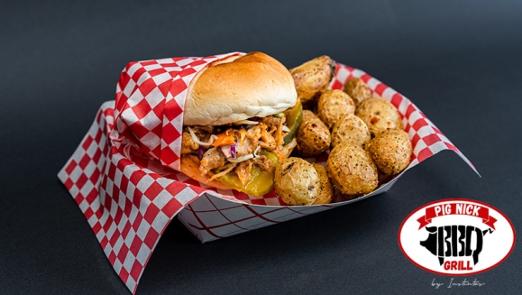 [Image: ¡Paga Q70 en Lugar de Q120 por 2 Combos de Sándwiches Pulled Pork con Papas Bravas + 2 Bebidas Naturales!m]