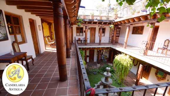 [Image: ¡Paga Q499 en Lugar de Q975 por Estadía Romántica en Antigua: Habitación con Cama Queen o King + 2 Desayunos Típicos o Americanos + 2 Copas de Vino + Bombones de Chocolate + Impuestos Incluidos!m]