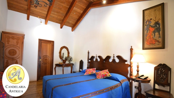 [Image: ¡Paga Q499 en Lugar de Q975 por Estadía Romántica en Antigua: Habitación con Cama Queen o King + 2 Desayunos Típicos o Americanos + 2 Copas de Vino + Bombones de Chocolate + Impuestos Incluidos!m]
