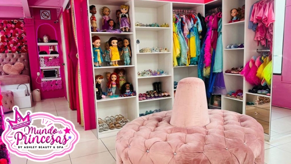 [Image: ¡Paga Q99 en Lugar de Q350 Por Servicios de Salón y Glamour Para Tu Princesa: Peinado Básico + Maquillaje Fantasía + Esmaltado de Uñas+ Uso de Vestidos y Accesorios del Magic Closet + Fotografías Digitales en Cabinas Personalizadas + Snacks!m]