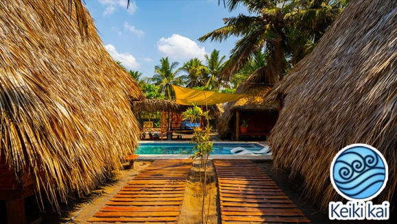 [Image: ¡Paga Q549 en Vez de Q999 por Estadía para 2 Personas en Cabaña Tipo Hawaii con Baño Privado + 2 Cócteles de Bienvenida + Uso de Instalaciones: Tapetes de Playa, Piscina, Hamacas y Más!m]