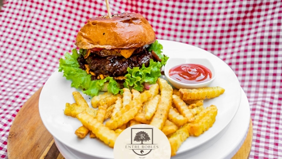 [Image: ¡Paga Q199 en Lugar de Q425 por Day Pass para 1 Persona que Incluye: Desayuno o Almuerzo a Elección + 1 Clase de Equitación + Tour en Cuatrimoto o Masaje Relajante!m]