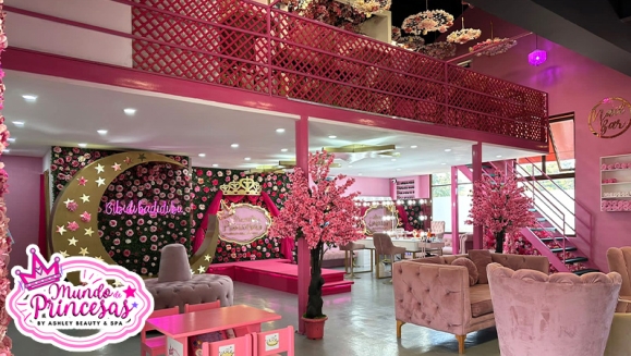 [Image: ¡Paga Q99 en vez de Q350 por Servicios de Salón y Glamour Para Tu Princesa: Corte de Cabello + Peinado con Glitter + Esmaltado de Uñas + Uso de Vestidos y Accesorios del Magic Closet + Fotografías Digitales en Cabinas Personalizadas y Más!m]
