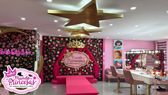 [Image: ¡Paga Q99 en vez de Q350 por Servicios de Salón y Glamour Para Tu Princesa: Corte de Cabello + Peinado con Glitter + Esmaltado de Uñas + Uso de Vestidos y Accesorios del Magic Closet + Fotografías Digitales en Cabinas Personalizadas y Más!m]