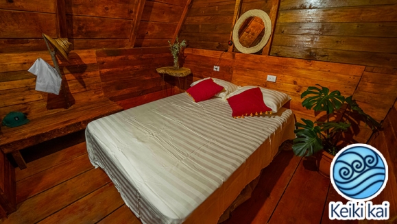 [Image: ¡Paga Q399 en Vez de Q850 por Estadía para 2 Personas en Eco Cabaña Tipo Hawaii con Baño Privado + 2 Cócteles de Bienvenida + Uso de Instalaciones: Tapetes de Playa, Piscina, ¡Hamacas y Más!m]
