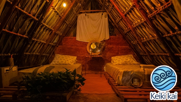 [Image: ¡Paga Q399 en Vez de Q850 por Estadía para 2 Personas en Eco Cabaña Tipo Hawaii con Baño Privado + 2 Cócteles de Bienvenida + Uso de Instalaciones: Tapetes de Playa, Piscina, ¡Hamacas y Más!m]