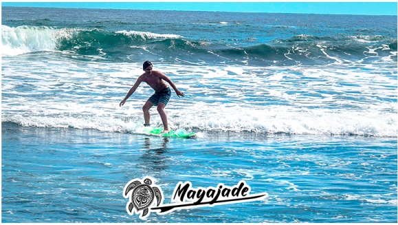 [Image: ¡Paga Q299 en lugar de Q650 por Day Pass para 4 Personas que Incluye: Clases de Surf para 2 Personas + Uso de las Instalaciones + 1 Pichel de Refresco Natural + Nachos para Compartir!m]