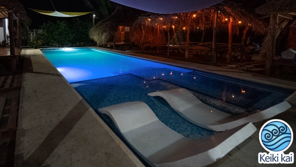 [Image: ¡Vacaciones de Verano con Piscina y a la Orilla del Mar! ¡Paga Q9,999 en Lugar de Q22,000 por Alquiler de 4 Noches en Hotel Privado para hasta 28 Personas!m]