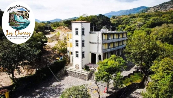 [Image: ¡Paga Q299 en Lugar de Q600 por Estadía para 2 Personas Por 3 Días y 2 Noches en Hotel Los Chorros con Balneario, Cascada Artificial, Piscinas y Áreas Recreativas!m]