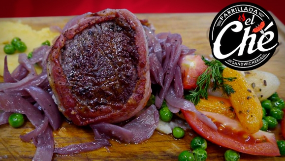 [Image: ¡Paga Q63 en lugar de Q110 por 2 Medallones de Filet Mignon (8 oz) + Guarnición a Elección entre Puré de Papa, Ensalada Mixta o Frijoles + Bebida Natural!m]