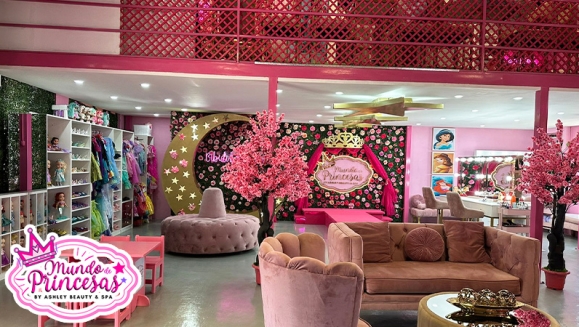 [Image: ¡Paga Q99 en Lugar de Q350 por Servicios de Salón y Glamour Para Tu Princesa: Lavado + Tratamiento + Peinado con Glitter + Esmalte + Uso de Vestidos y Accesorios del Magic Closet + Fotografías Digitales en Cabinas Personalizadas + Snacks!m]