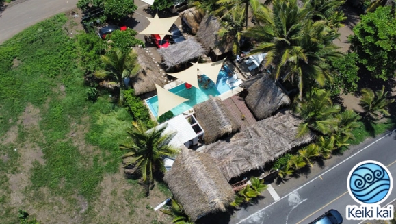 [Image: ¡Escapada Perfecta a la Playa! ¡Paga Q365 en Vez de Q850 por 1 Noche para 2 Personas en Cabaña Tipo Hawaii con Baño Privado o Habitaciones Dobles con Baño Privado + Uso de Instalaciones: Piscina, Hamacas y Más!m]