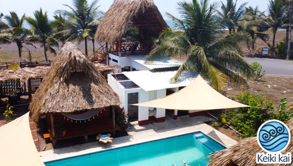 [Image: ¡Paga Q139 en Lugar de Q300 por Day Pass para 2 Personas que Incluye Uso de Instalaciones: Piscina, Terraza y Más + 2 Pescados Fritos + 2 Acompañamientos!m]