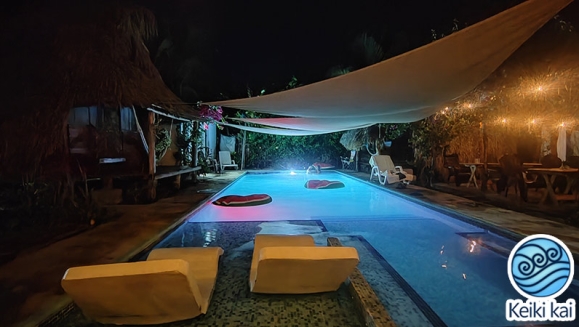 [Image: ¡Paga Q139 en Lugar de Q300 por Day Pass para 2 Personas que Incluye Uso de Instalaciones: Piscina, Terraza y Más + 2 Pescados Fritos + 2 Acompañamientos!m]