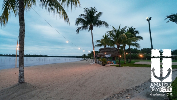 [Image: ¡Escapada Tropical en Amatique Bay Hotel! ¡Paga Q737 en Lugar de Q1,061 por Estadía en Habitación Studio Sencilla o Doble Para 2 Adultos y Hasta 2 Niños + Uso Ilimitado de Atractivas Instalaciones + Impuestos Incluidos!m]