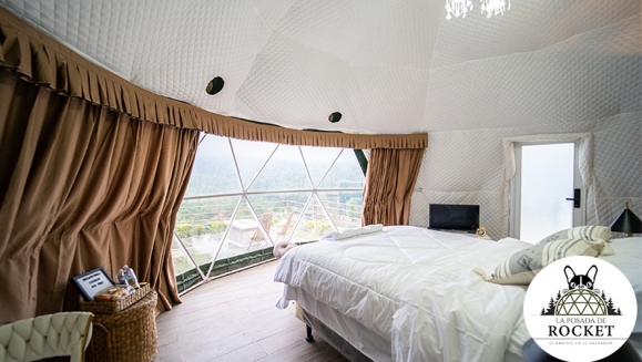 [Image: ¡Glamping en Domo de Lujo! ¡Paga $90 en Lugar de $150 por Estadía Para 2 Personas en Domo Totalmente Equipado Con: Cocina, Baño Privado, Cama Doble, Aire Acondicionado, Jacuzzi, Áreas Para el Descanso y Más!m]