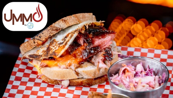 [Image: ¡Paga Q125 En Vez de Q250 por Nuevo Menú Texano BBQ para 2: 2 Sándwiches o 2 Burgers a Elección (Puyazo Culotte, Smoked Brisket, Texas Pulled Pork o St. Louis Ribs) + 2 Acompañamientos a Elección!m]