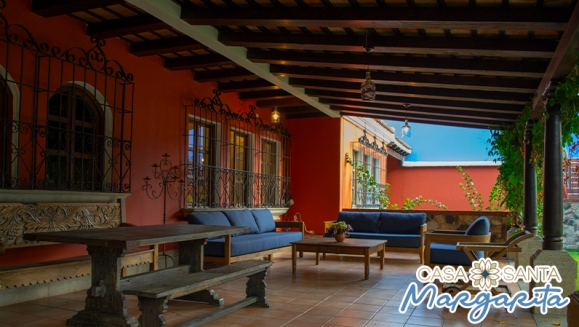 [Image: ¡Paga Q399 en Lugar de Q750 por Estadía para 2 Personas en Antigua Guatemala + 2 Desayunos Continentales + Impuestos Incluidos!m]