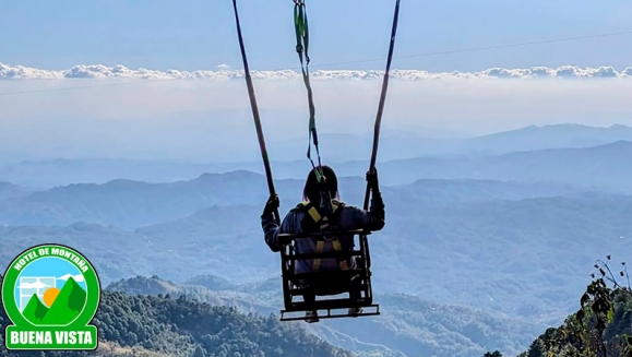 [Image: ¡Conéctate con la Naturaleza en Miramundo, Chalatenango! ¡Paga $42 en Lugar de $80 por Estadía de 1 Noche para 4 Personas + Almuerzos: 4 Hamburguesas con Papas Fritas y 4 Bebidas!m]
