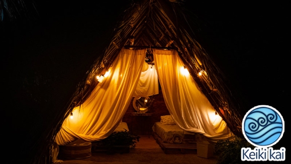 [Image: ¡Escapada Perfecta a la Playa! ¡Paga Q365 en Lugar de Q850 por 1 Noche para 2 Personas en Cabaña Tipo Hawaii con Baño Privado o Habitaciones Dobles con Baño Privado + Snacks de Desayuno + Uso de Instalaciones: Piscina, Hamacas y Más!m]