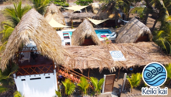 [Image: ¡Escapada Perfecta a la Playa! ¡Paga Q365 en Lugar de Q850 por 1 Noche para 2 Personas en Cabaña Tipo Hawaii con Baño Privado o Habitaciones Dobles con Baño Privado + Snacks de Desayuno + Uso de Instalaciones: Piscina, Hamacas y Más!m]