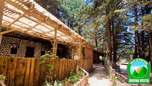[Image: ¡Conéctate con la Naturaleza en La Palma, Chalatenango! ¡Paga $42 en Lugar de $71 por Estadía de 1 Noche para 4 Personas + 4 Desayunos Típicos + 2 Usos de Columpio!m]