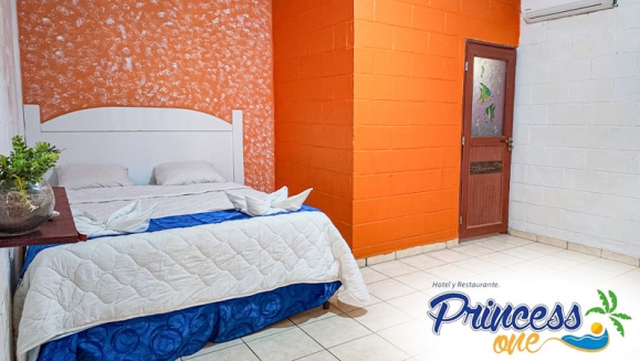 [Image: ¡Tu Descanso Comienza Hoy! ¡Paga $40 en Lugar de $75 por Estadía de 1 Noche Para 2 Personas en Playa Costa del Sol, La Paz + 2 Desayunos!m]