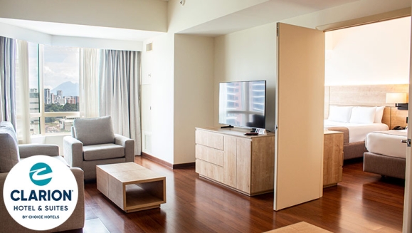 [Image: ¡Vive el Confort del Clarion Hotel &amp; Suites Guatemala! ¡Paga Q879 en Lugar de Q1,160 por Estadía de Fin de Semana en Suite Deluxe Doble Hasta Para 2 Adultos y Hasta 2 Niños + Desayunos!m]