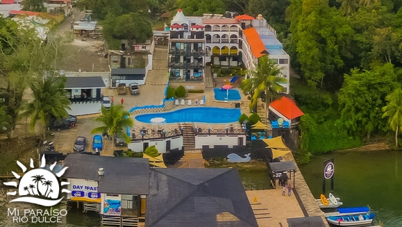 [Image: ¡Paga Q599 en Lugar de Q1,000 por Estadía Para 2 Personas en Río Dulce: Habitación Sencilla con Cama Matrimonial y A/C + Ducha y Baño Privado + 2 Desayunos + Piscinas + Ingreso a Museo!m]