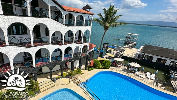 [Image: ¡Paga Q750 en Lugar de Q1,250 por Estadía Familiar Hasta Para 4 Personas en Río Dulce: Habitación Doble + 2 Desayunos + Piscinas + Ingreso a Museo y Más! ¡Sólo 25 Cupones Disponibles!m]