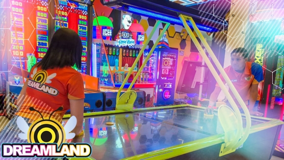 [Image: ¡Dreamland Llega al Centro Histórico! ¡Paga $19 en Lugar de $41.98 por 2 Hot Dogs + 2 Papas + 2 Sodas + $30 de Saldo para Jugar!m]